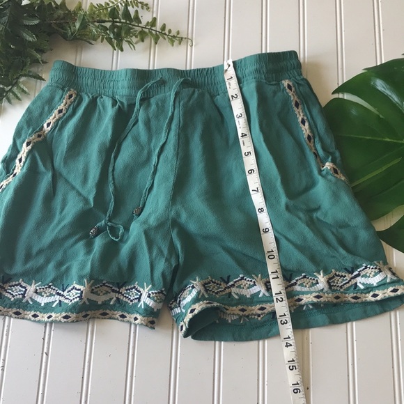 Anthropologie hei hei shorts embroidered green cream - Picture 9 of 16